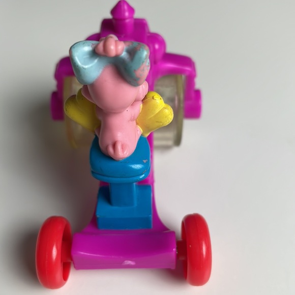 Vintage 1992 Tiny Toon Adventures Sweetie Bird Warner Bros McDonald’s Push Toy - Picture 10 of 14